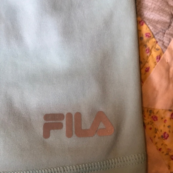 Cute top - Picture 2 of 5